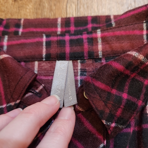 Vanity Plaid Top - Picture 4 of 5